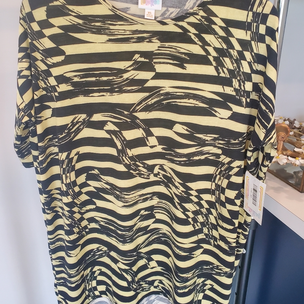 NWT Lularoe XS Irma Shirt Tunic